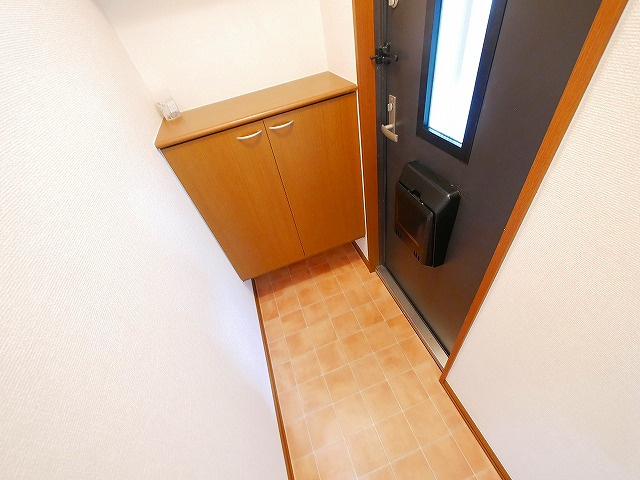 グランメール州見台　Ｂ棟の玄関|明るい玄関です