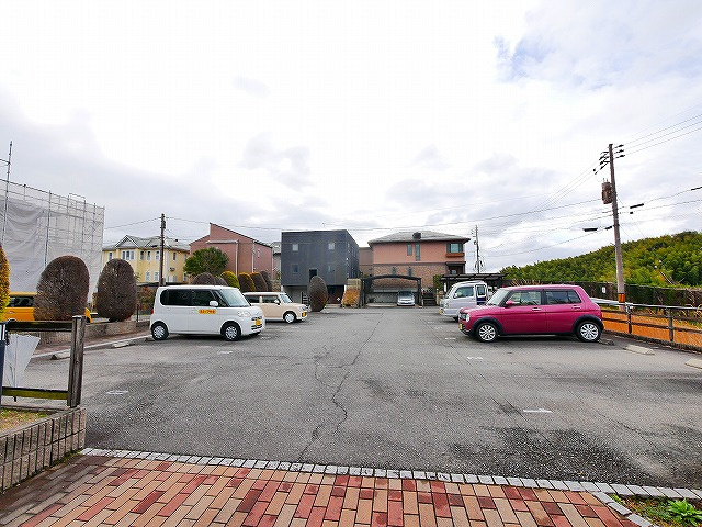 グランメール州見台　Ｂ棟の駐車場|駐車場完備です