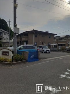 【駐車場】
