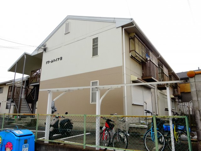 ドリームハイツB棟の外観