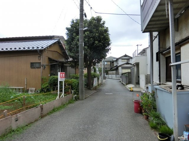 習志野市本大久保３丁目　売地　約４５坪の整形地　建築条件なしの前面道路含む現地写真