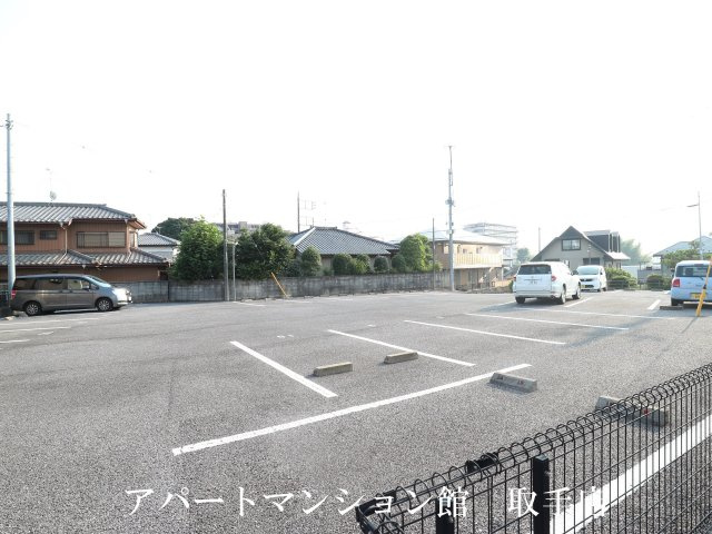 プランドールアネックスBの駐車場