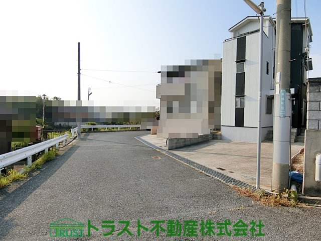 神戸市西区長畑町　中古戸建の前面道路含む現地写真