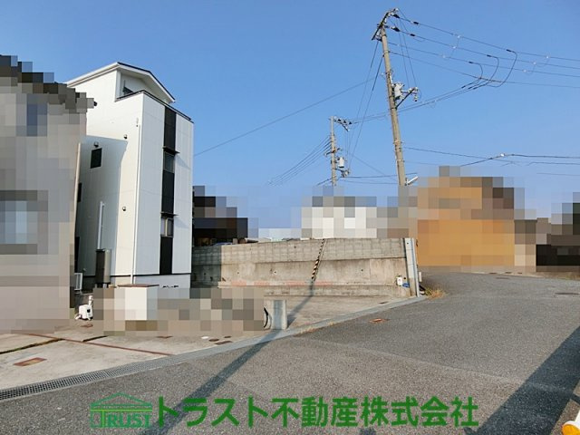 神戸市西区長畑町　中古戸建の前面道路含む現地写真