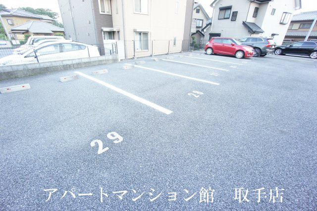 プランドールアネックスＢの駐車場