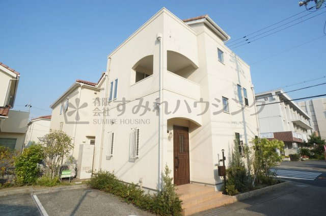 ローズヴィラの外観