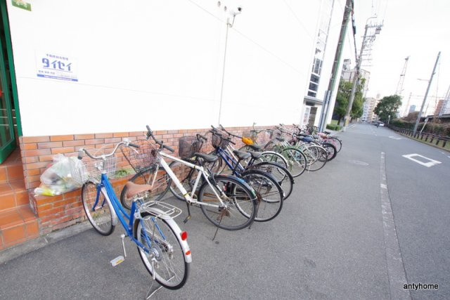 エバーグリーン新大阪　仲介手数料無料の駐車場