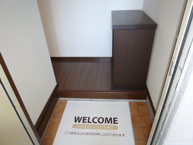 プチパール１０２の玄関