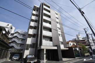【外観】 | 6階南西角部屋につき採光・通風良好！廊下側も人通りが少なくプライバシーを保てます♪
