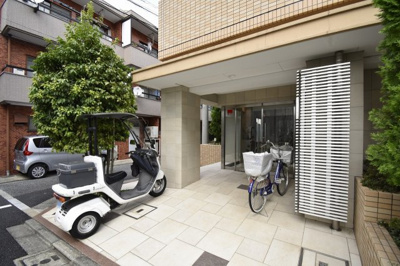 【エントランス】 | セザール長原ガーデン | 都営浅草線「馬込」駅徒歩8分、東急池上線「長原」駅徒歩13分、東急大井町線「荏原町」駅徒歩13分、東急池上線・大井町線「旗の台」駅徒歩14分！