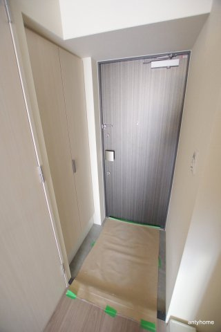 ララプレイス大阪新町ヴェレ　仲介手数料無料の玄関