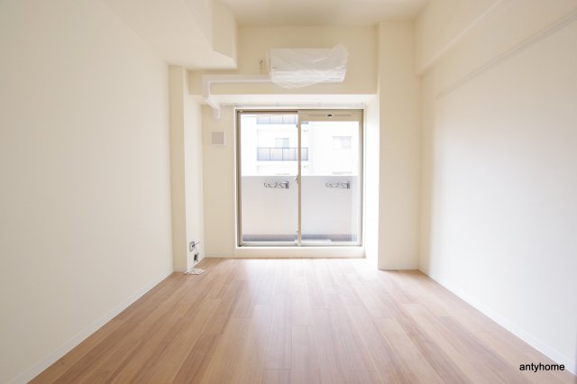 ララプレイス大阪新町ヴェレ　仲介手数料無料の居間・リビング