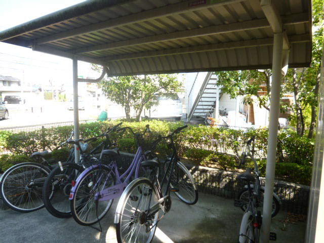 倉敷市羽島のアパートのその他共用部分|自転車置き場