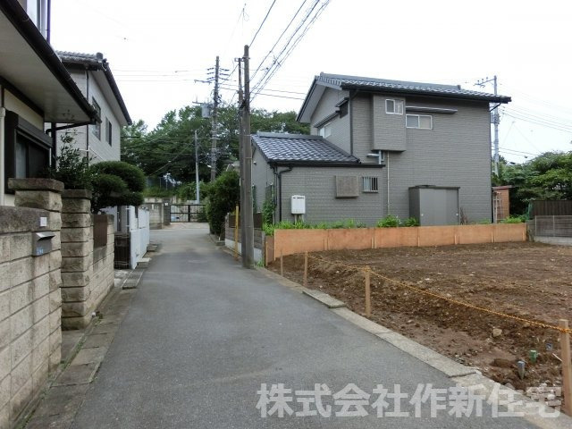 習志野市谷津２丁目　売地　約４２坪　更地　整形地　建築条件なし　公道面の前面道路含む現地写真