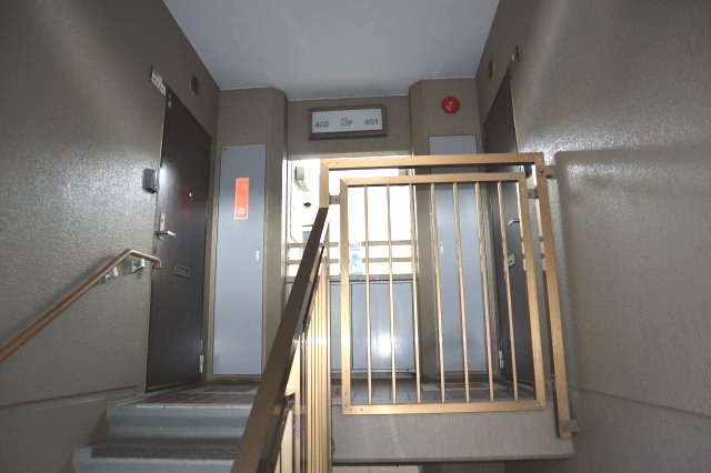 コープ野村新検見川　４ＬＤＫ　一番上の部屋　三方角住戸の外観