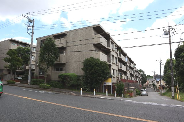 コープ野村新検見川　４ＬＤＫ　一番上の部屋　三方角住戸の外観