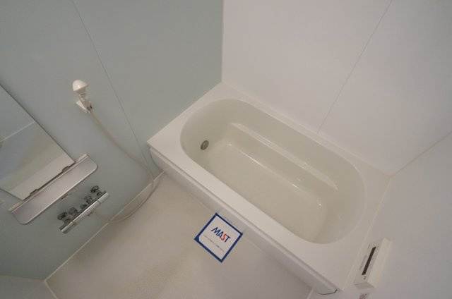 シャーメゾン山本丸橋Ｂ棟の浴室