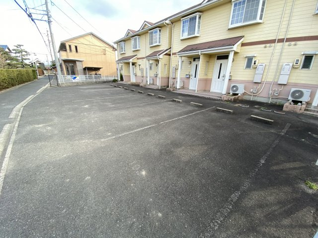 サカエハイツⅢBの駐車場