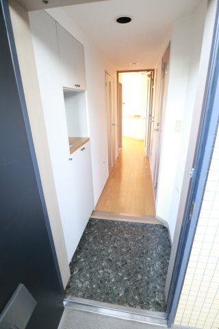 ハートランドビルの玄関