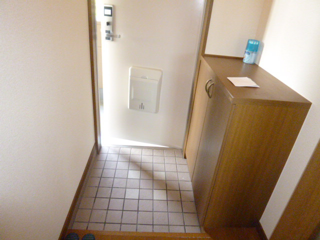 倉敷市児島田の口２丁目のアパートの玄関
