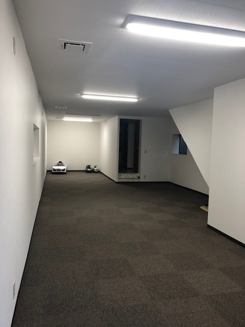 安本ビルの外観