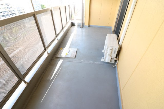 アドモリモト元町通のバルコニー