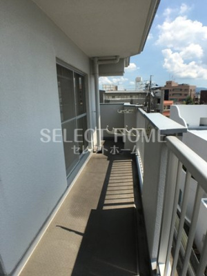 【バルコニー】 | エルハイム岡崎 | 外からの目が気にならないバルコニーで洗濯物が干せます