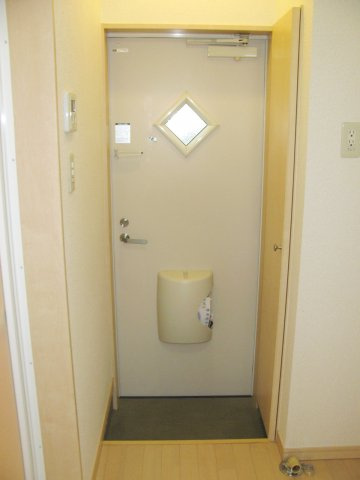 カーサオカⅡの玄関|※写真は同タイプの別室になります