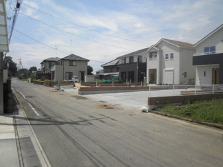 【前面道路含む現地写真】