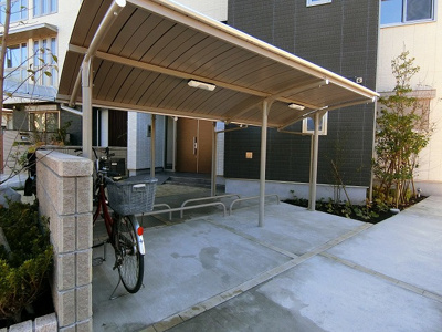 【その他共用部分】 | 櫻レジデンス | 屋根付きの駐輪場があるので雨が降っても安心です☆駅まで自転車もおすすめです！