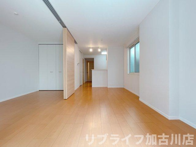 【居間・リビング】 | ディアコートＨＤⅡ | 写真は101　左右反転