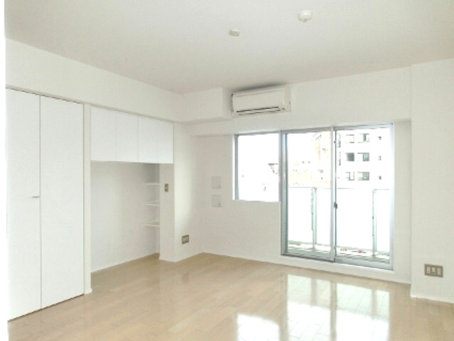 RESIDIA新御徒町の居間・リビング|レジディア新御徒町の室内です