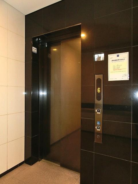 RESIDIA新御徒町の設備|レジディア新御徒町の防犯ＴＶモニター付エレベーターです