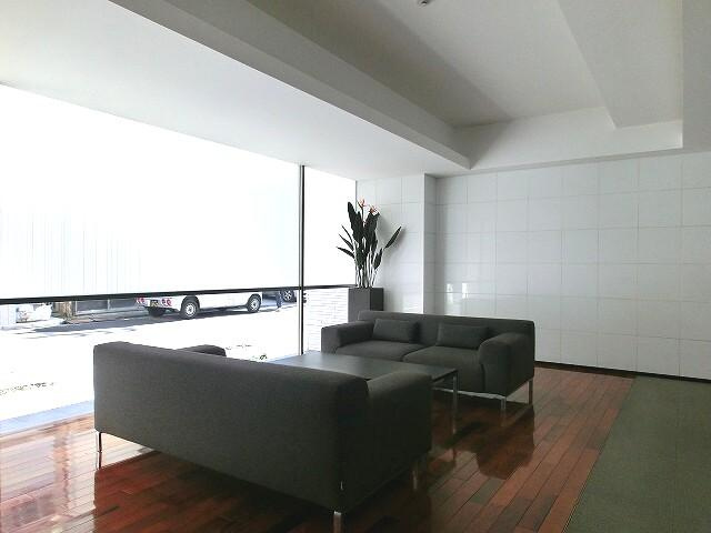 RESIDIA新御徒町の設備|レジディア新御徒町のロビーです