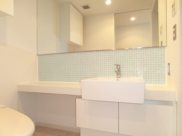 RESIDIA新御徒町の洗面所|レジディア新御徒町の独立洗面台です