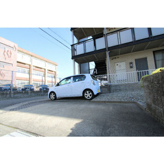 【駐車場】