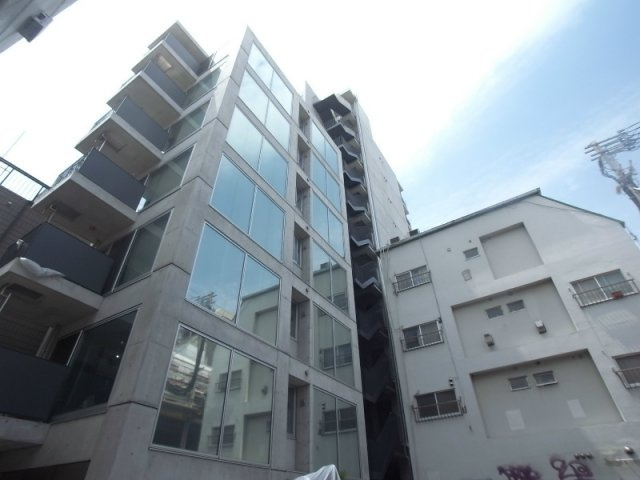 イーストヴィレッジ三宮の外観