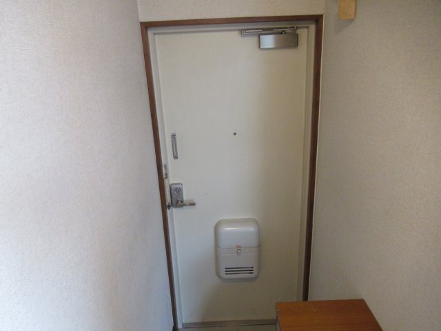 サカノビルの玄関