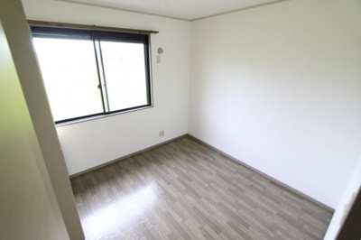 【洋室】 | セピアコート | ゆったりした洋室です