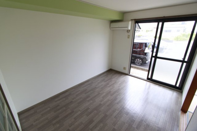 【居間・リビング】 | セピアコート | ゆったりとした居間です