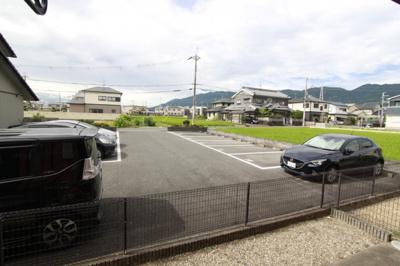 【駐車場】 | セピアコート | 駐車場完備です