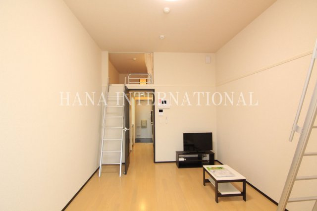 レオネクストクレストタウンＥの居間・リビング|反転タイプ