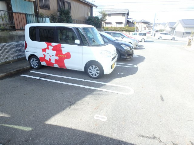 ウィックスの駐車場