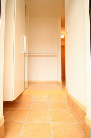 マロニエハイツⅠの玄関|ゆったりとした玄関です
