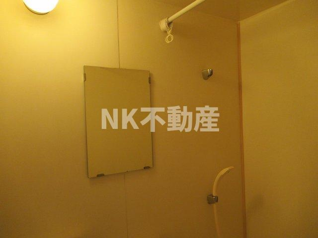 【浴室】 | あかねハイツ（河内小阪賃貸） | お風呂に鏡があります