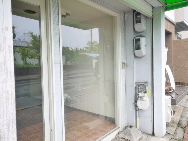 紀寺店舗・事務所のエントランス