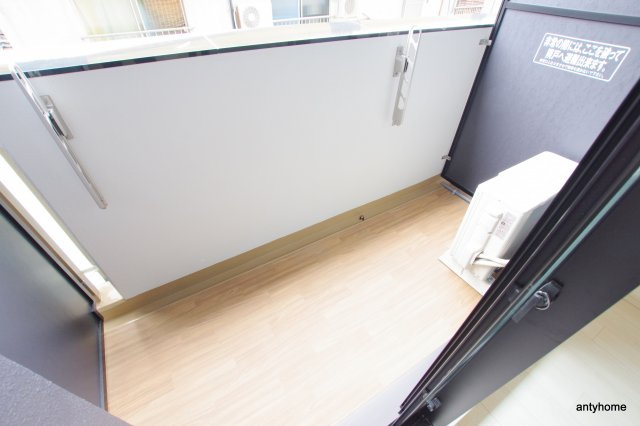 アドバンス大阪フェリシア　仲介手数料無料のバルコニー