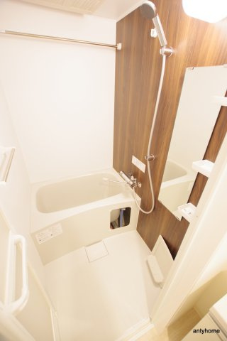 アドバンス大阪フェリシア　仲介手数料無料の浴室