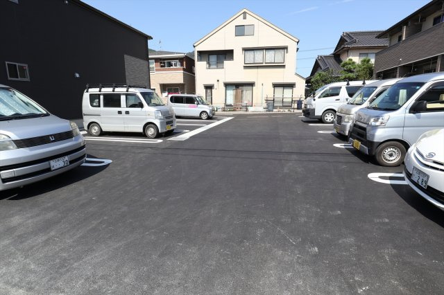 Ｍ’ｓ　ｇａｒｄｅｎ竹原中央Ⅰの駐車場