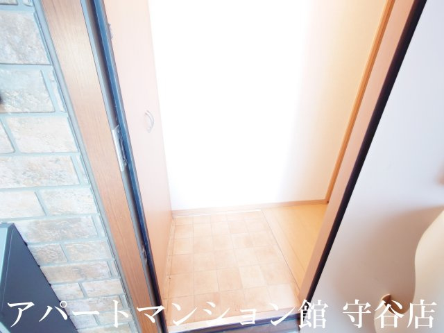 アプローズスクエアBの玄関